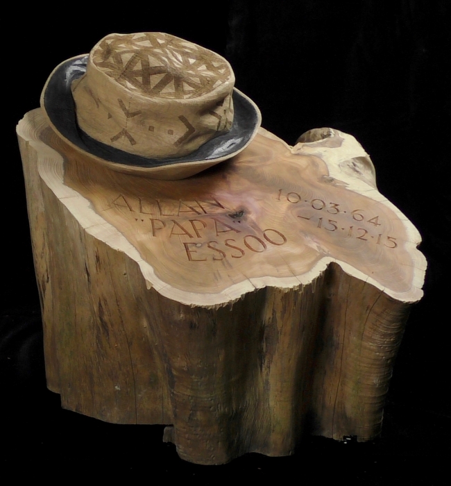 Memorial - Oak hat on Yew wood base